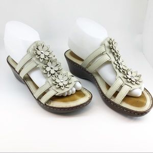 Born sandals